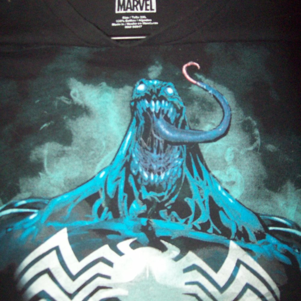Marvel t-shirt  size 2XL